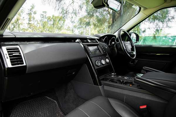 2017 Land Rover Discovery TD6 SE Series 5