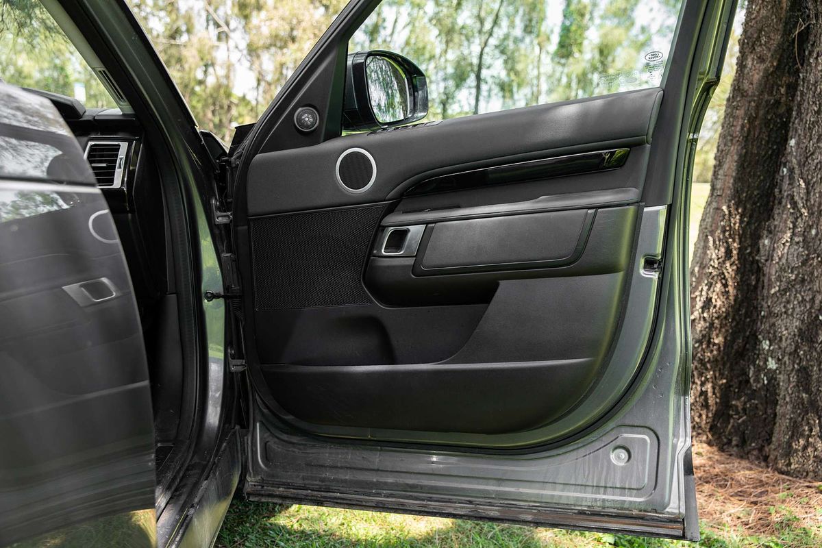 2017 Land Rover Discovery TD6 SE Series 5