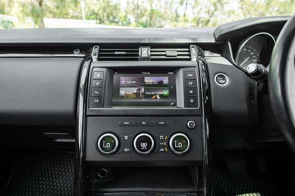 2017 Land Rover Discovery TD6 SE Series 5