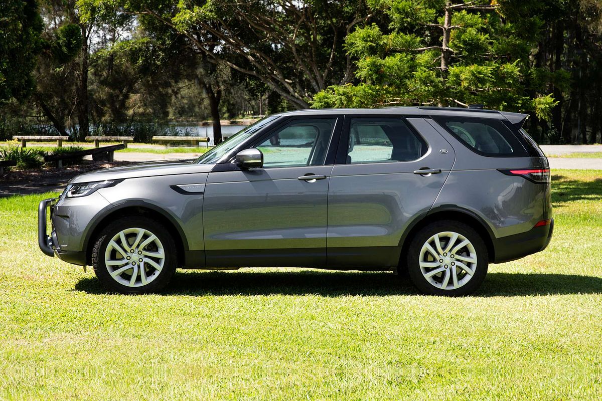 2017 Land Rover Discovery TD6 SE Series 5
