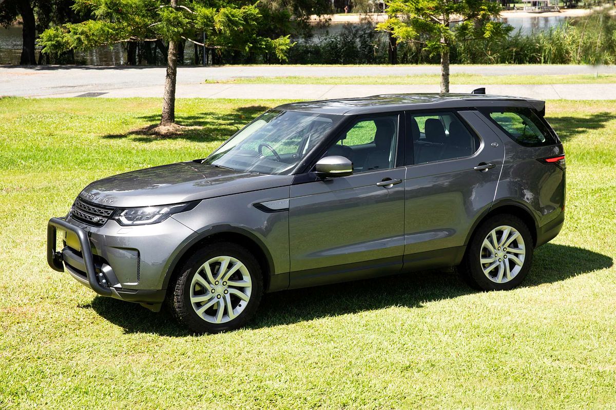 2017 Land Rover Discovery TD6 SE Series 5