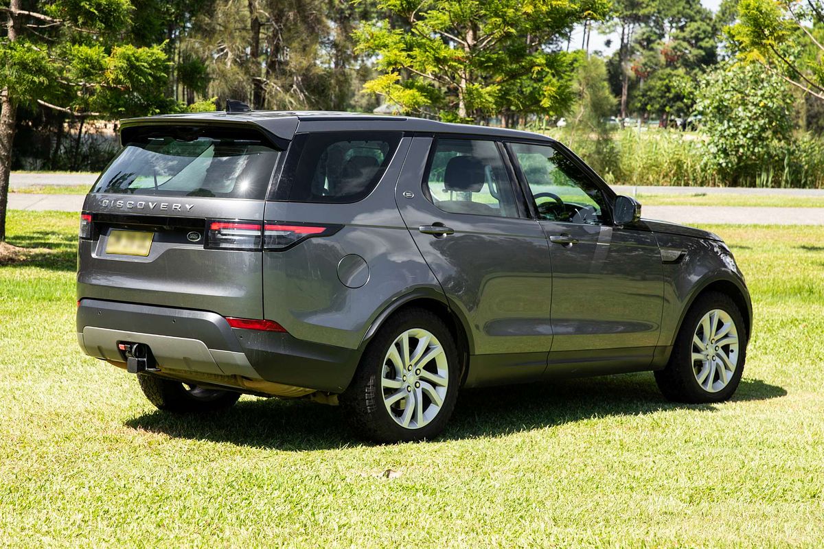 2017 Land Rover Discovery TD6 SE Series 5