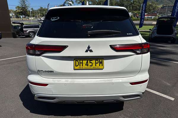 2023 Mitsubishi Outlander LS ZM