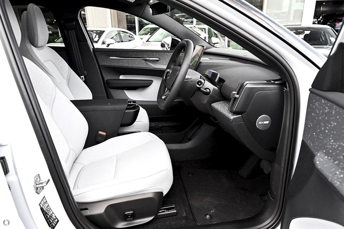 2025 Volvo EX30 Twin Motor Performance Ultra