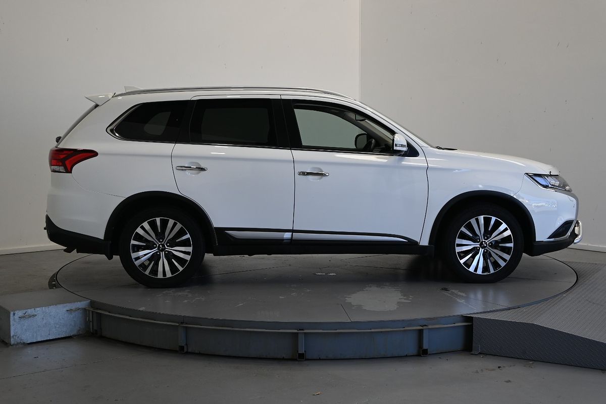 2021 Mitsubishi Outlander Exceed ZL