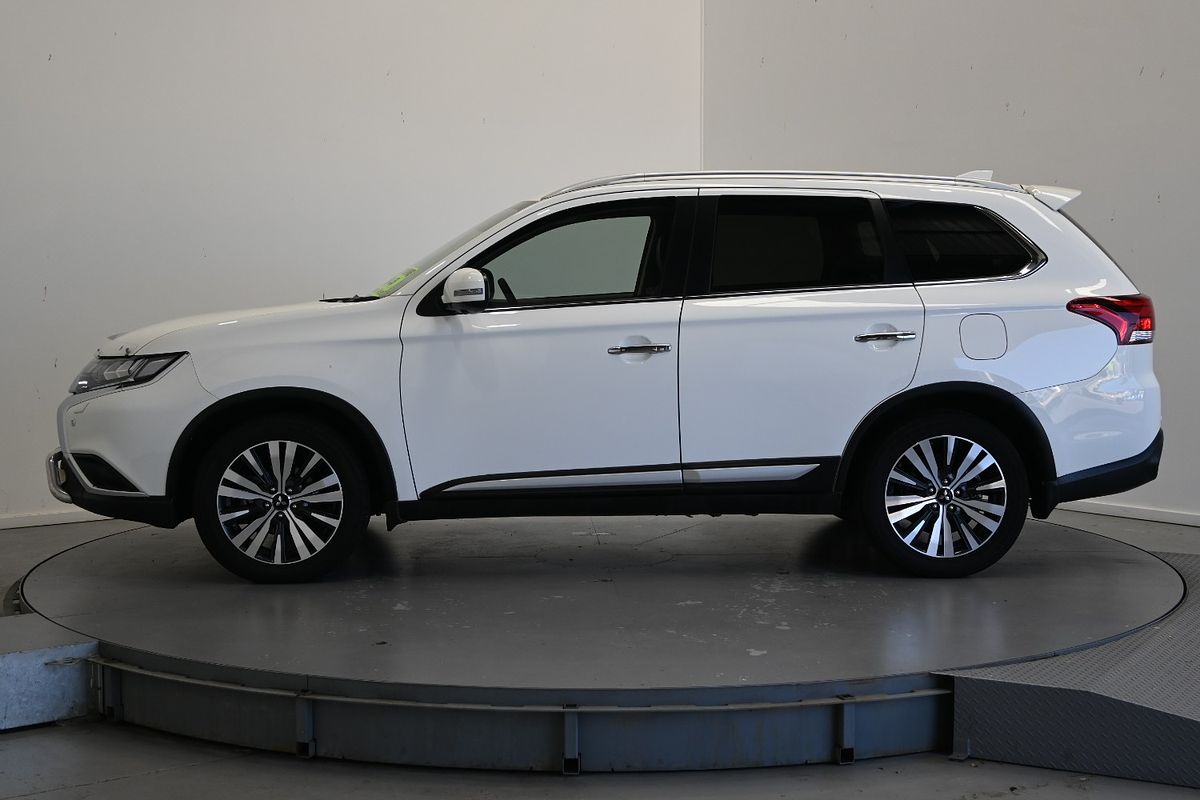 2021 Mitsubishi Outlander Exceed ZL