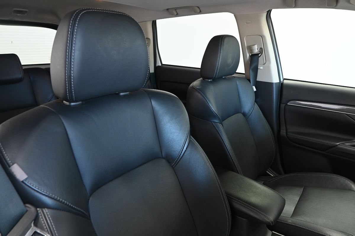 2021 Mitsubishi Outlander Exceed ZL