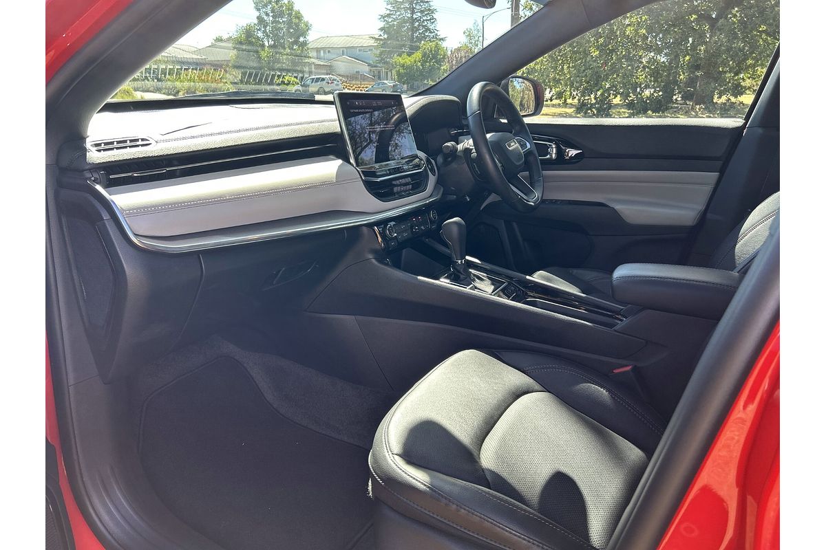 2023 Jeep Compass Limited M6