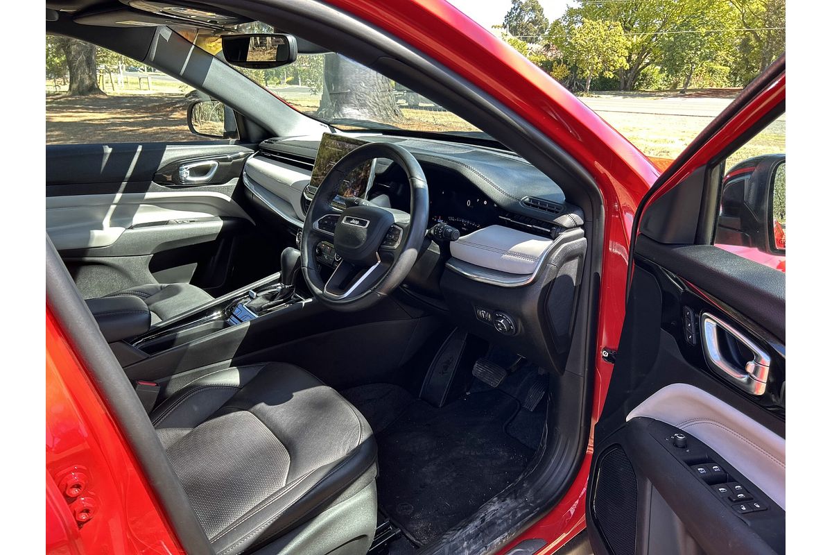 2023 Jeep Compass Limited M6