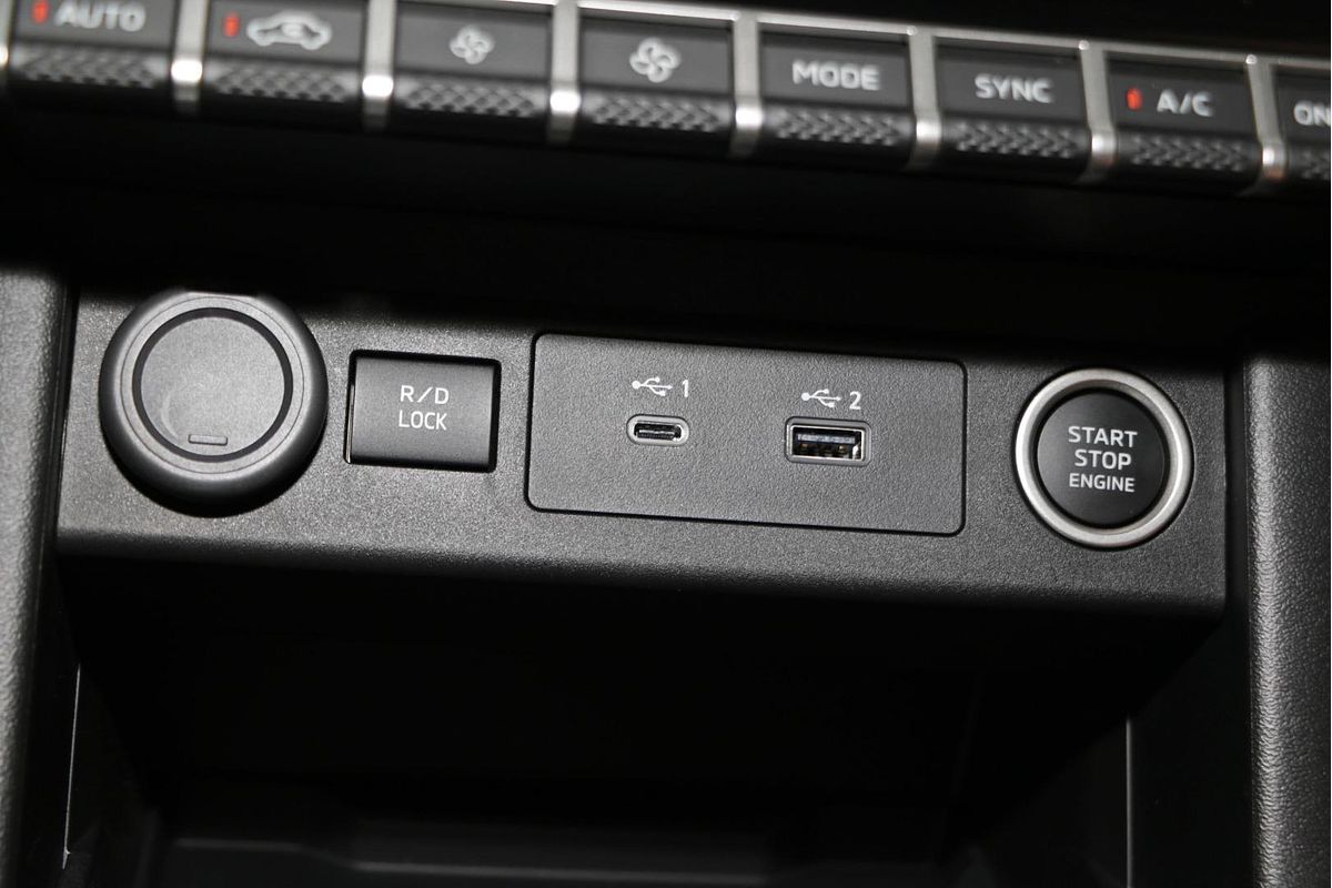 2024 Mitsubishi Triton GSR MV 4X4