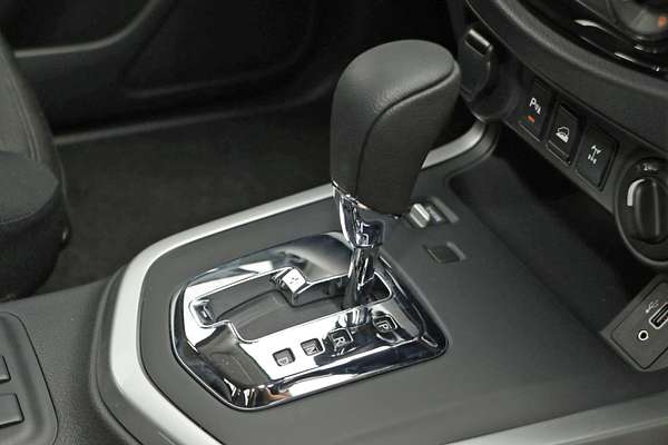 2024 Nissan Navara ST D23 4X4