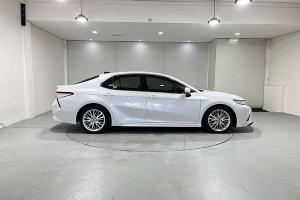 2019 Toyota Camry SL GSV70R
