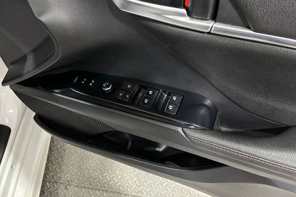 2019 Toyota Camry SL GSV70R