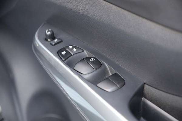 2023 Nissan Navara ST D23 4X4