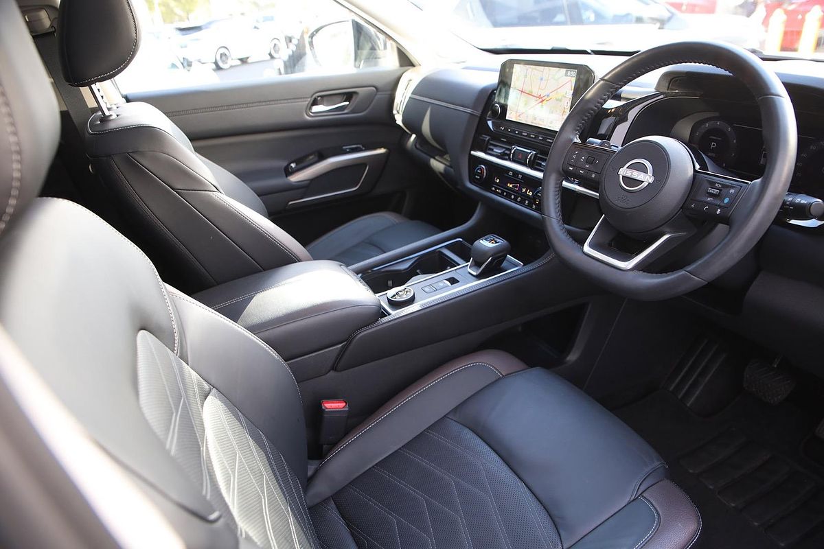 2023 Nissan Pathfinder Ti-L R53