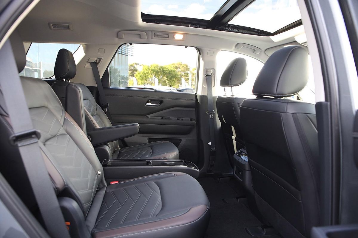 2023 Nissan Pathfinder Ti-L R53
