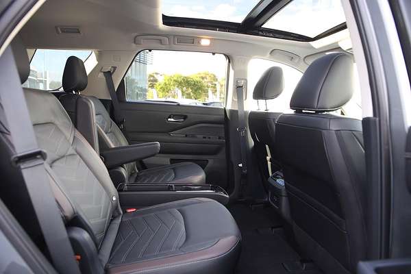 2023 Nissan Pathfinder Ti-L R53
