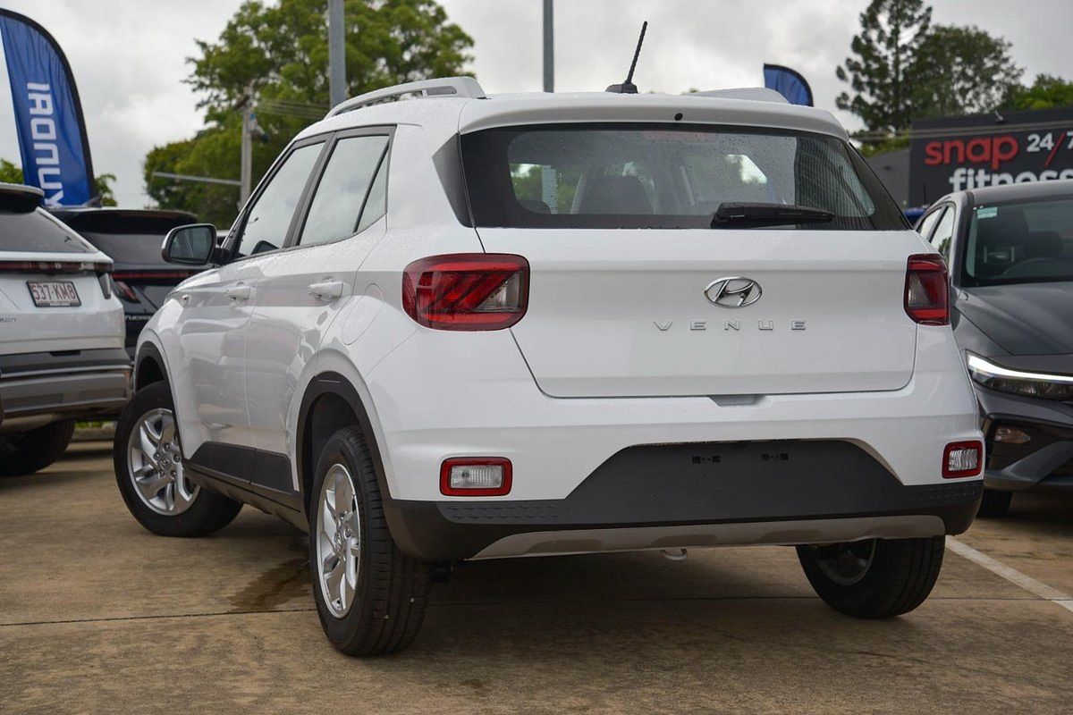 2025 Hyundai Venue (No Badge) QX.V5