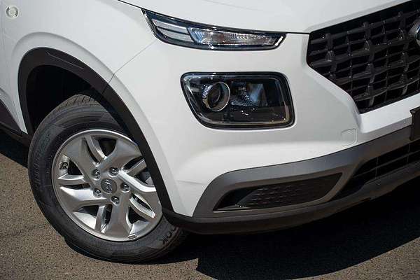 2025 Hyundai Venue (No Badge) QX.V5