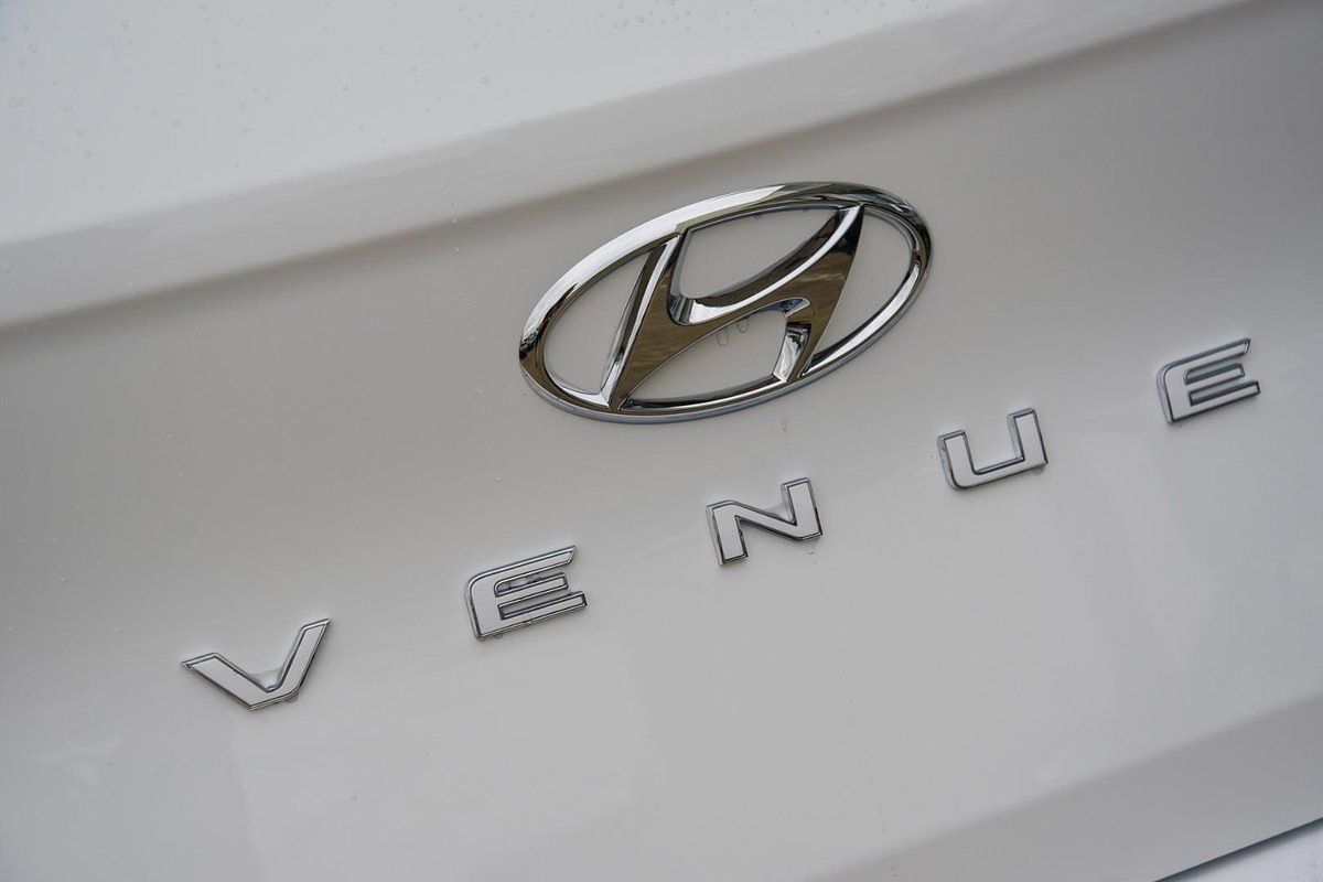 2025 Hyundai Venue (No Badge) QX.V5