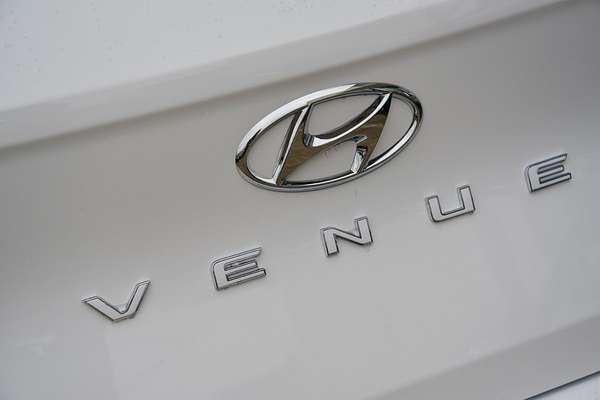 2025 Hyundai Venue (No Badge) QX.V5