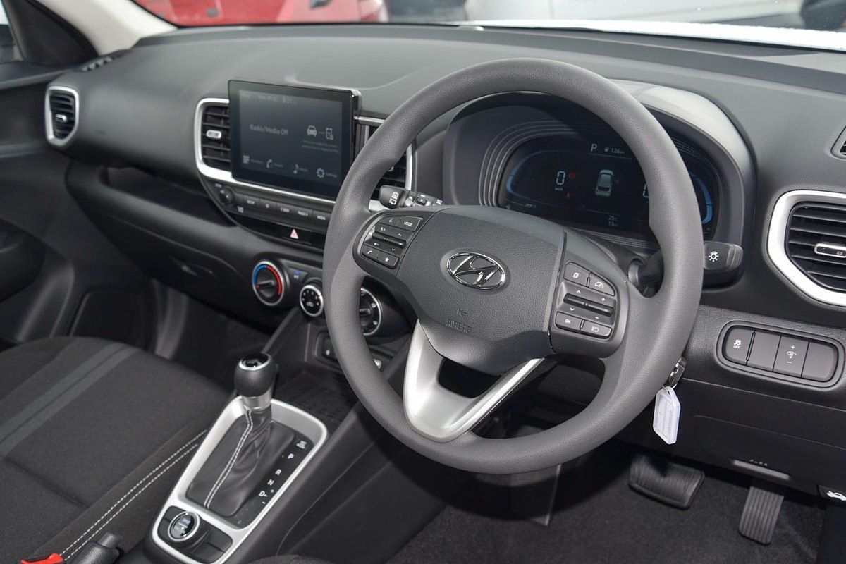 2025 Hyundai Venue (No Badge) QX.V5
