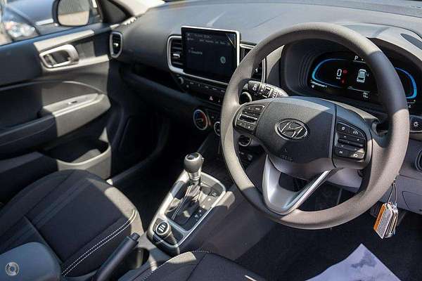 2025 Hyundai Venue (No Badge) QX.V5