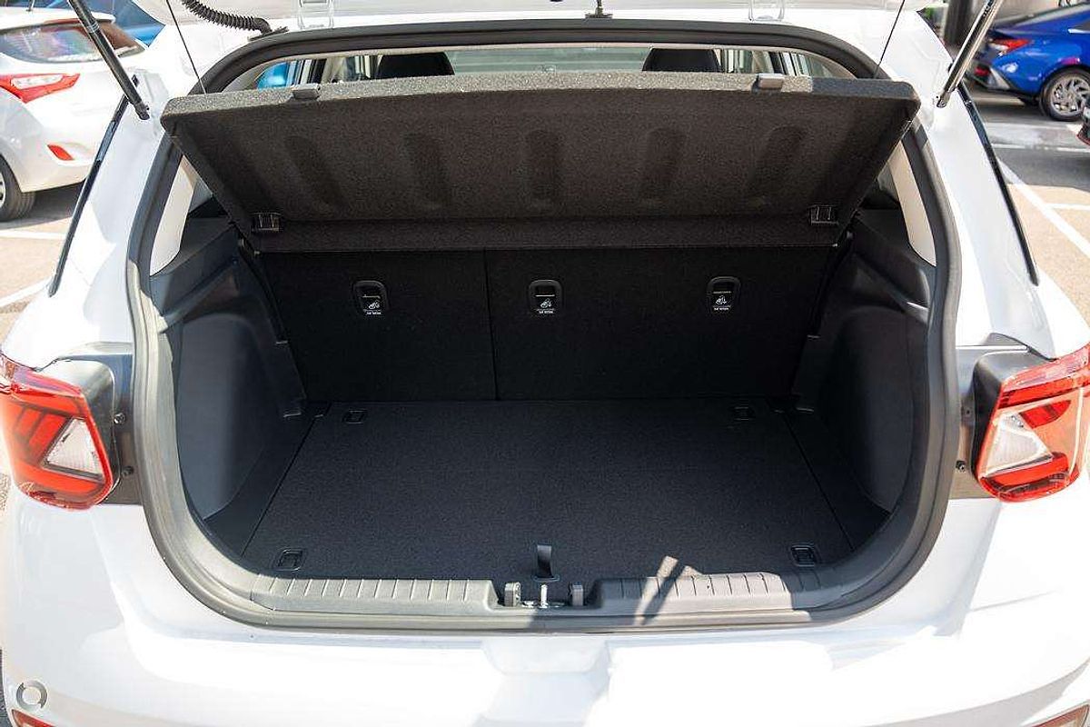 2025 Hyundai Venue (No Badge) QX.V5