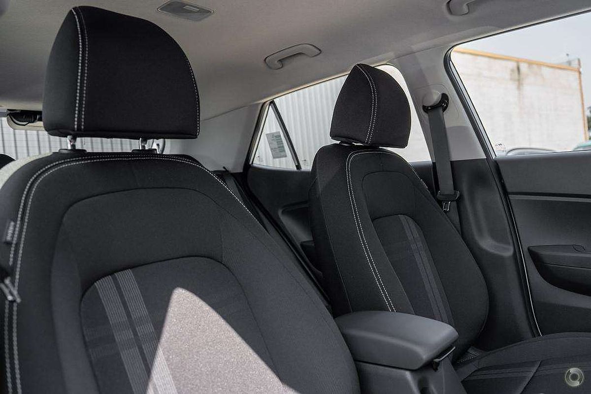2025 Hyundai Venue (No Badge) QX.V5