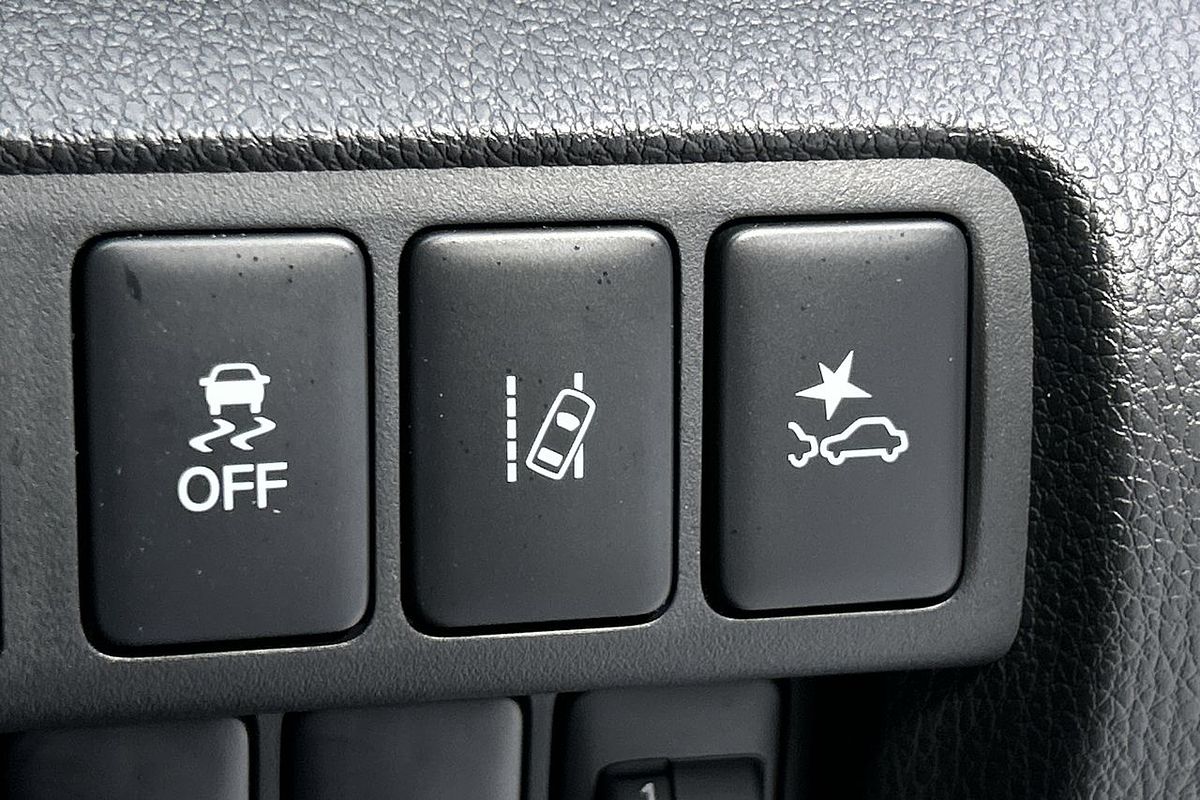 2023 Mitsubishi Eclipse Cross LS YB