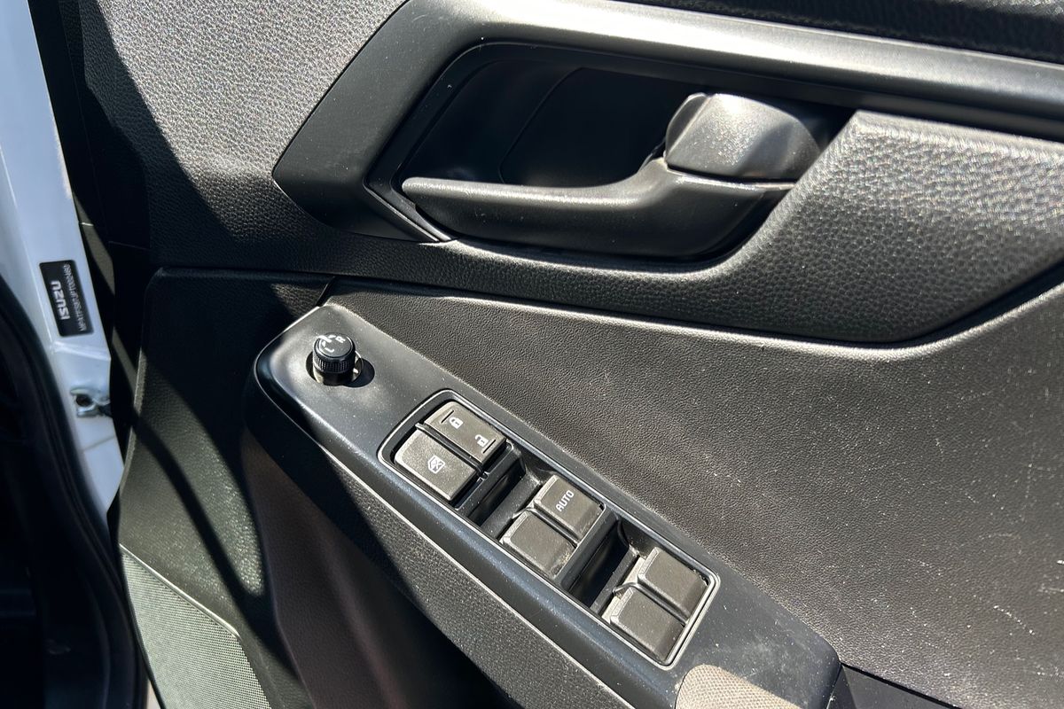 2023 Isuzu D-MAX SX 4X4