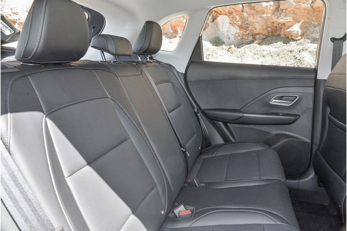 2025 MG ZS Essence ZS32