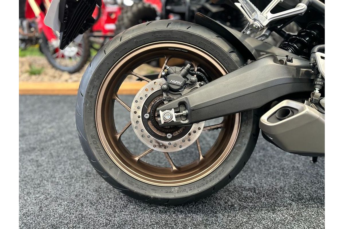 2025 Honda CB650R E-CLUTCH