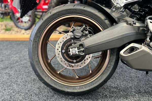 2025 Honda CB650R E-CLUTCH