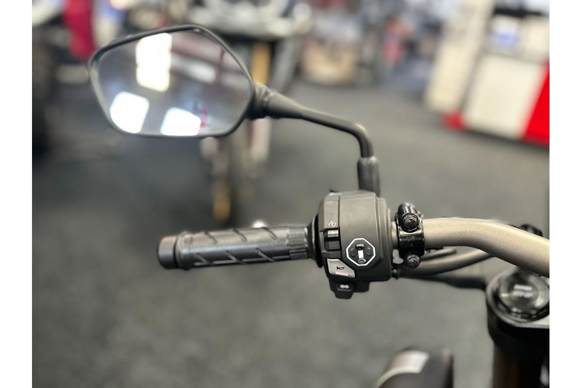 2025 Honda CB650R E-CLUTCH
