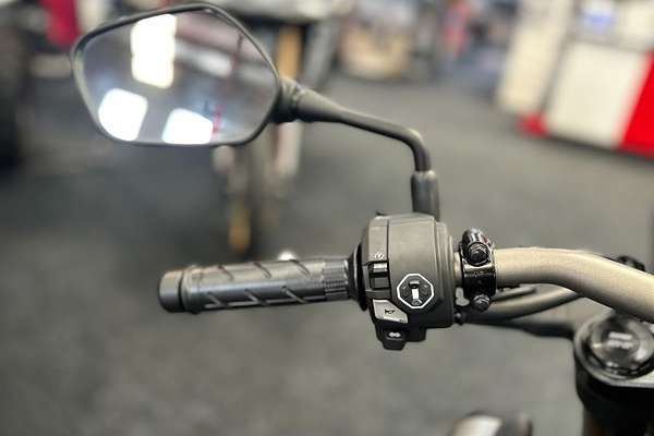 2025 Honda CB650R E-CLUTCH