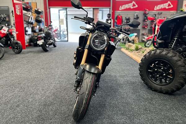 2025 Honda CB650R E-CLUTCH