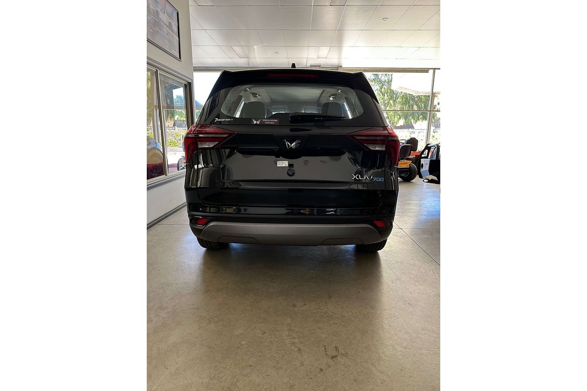 2024 Mahindra XUV700 AX7L Black Edition