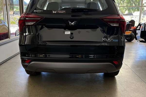 2024 Mahindra XUV700 AX7L Black Edition