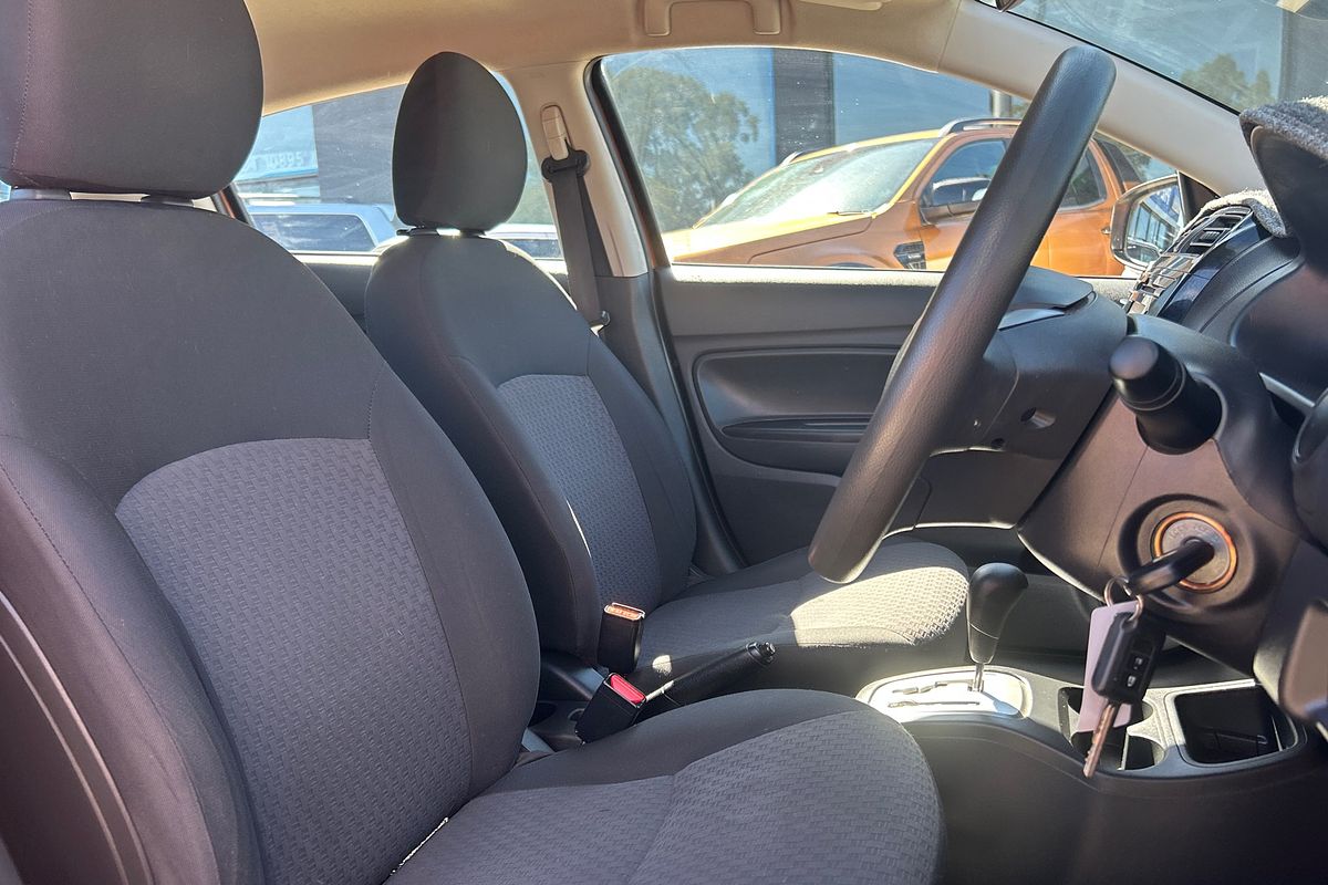 2016 Mitsubishi Mirage ES LA