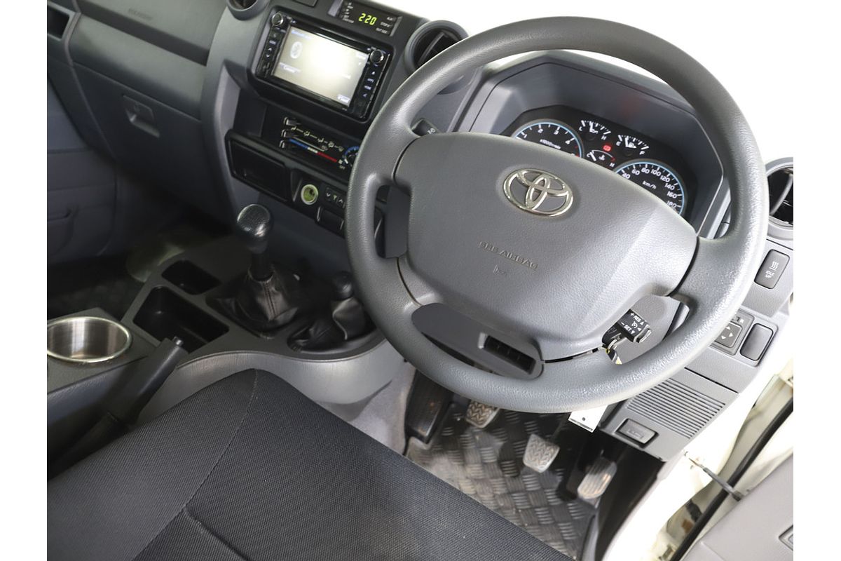 LC Military GXL 4.5L T Diesel Manual Dual Cab Chassis 