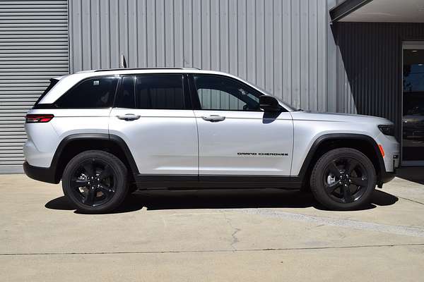 2022 Jeep Grand Cherokee Night Eagle WL