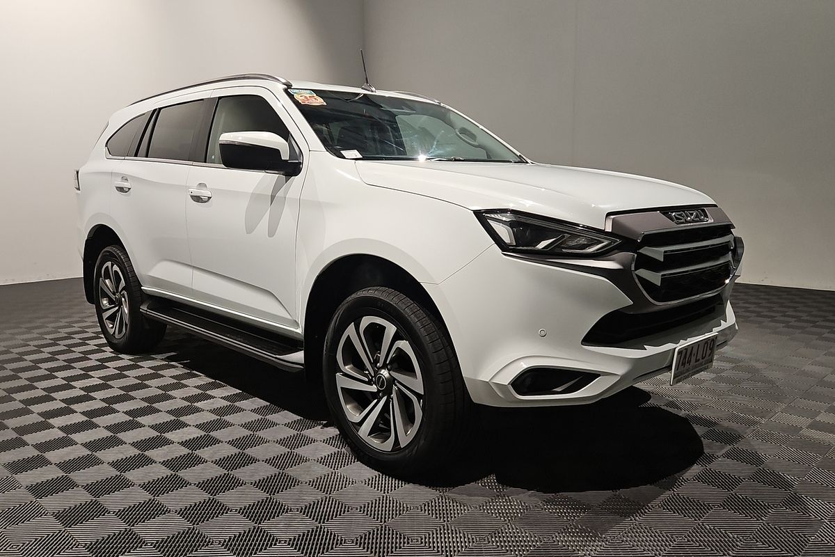 2022 Isuzu MU-X LS-T