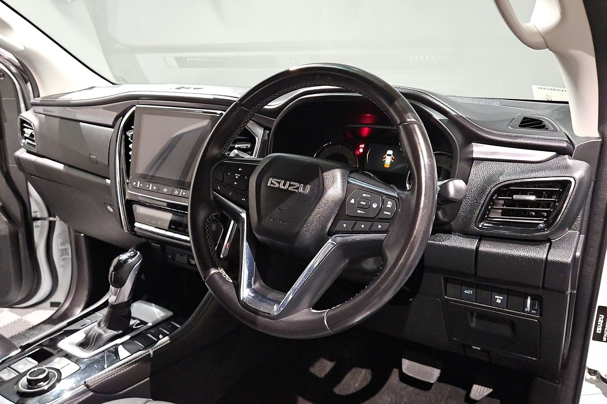2022 Isuzu MU-X LS-T
