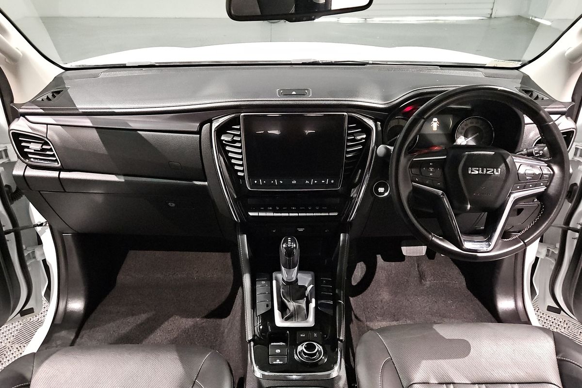 2022 Isuzu MU-X LS-T