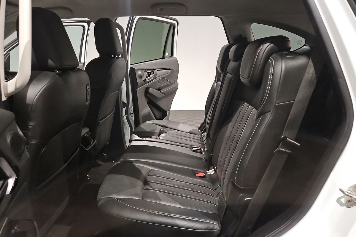2022 Isuzu MU-X LS-T