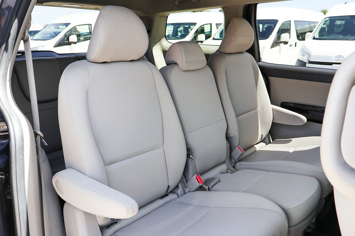 2017 Kia Carnival SLi YP
