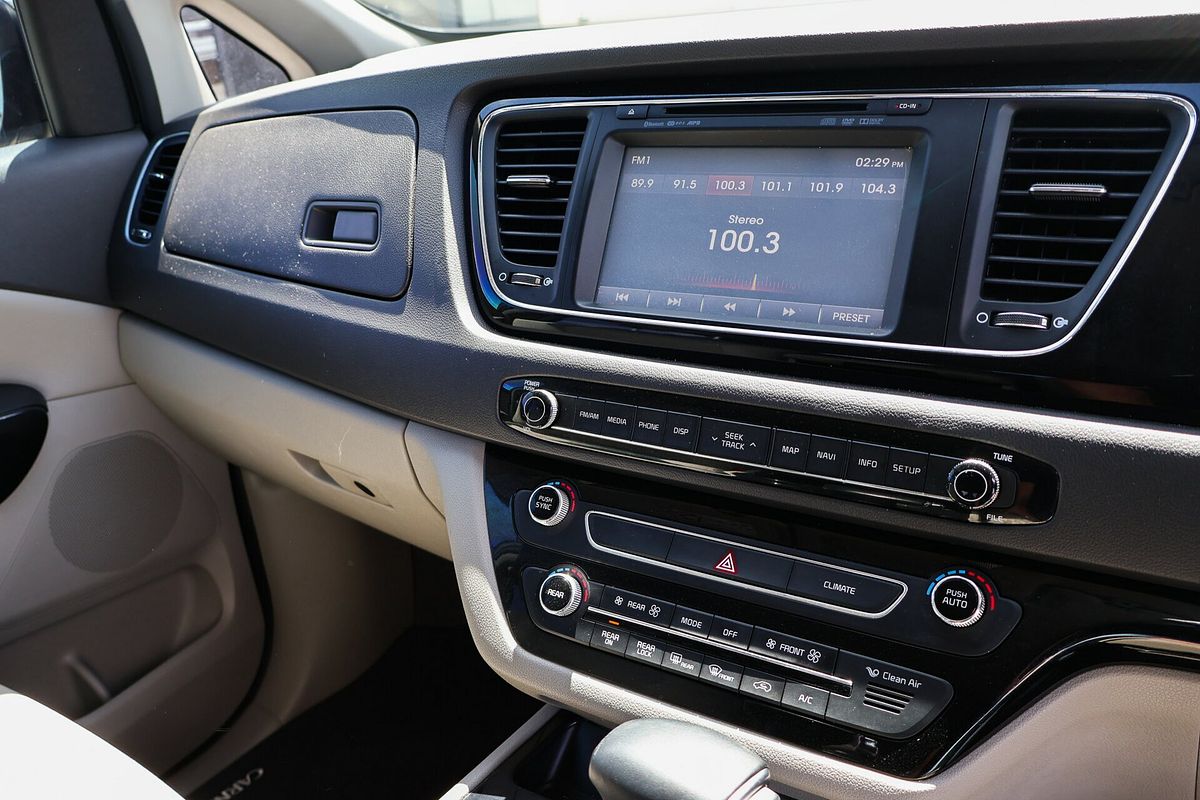 2017 Kia Carnival SLi YP