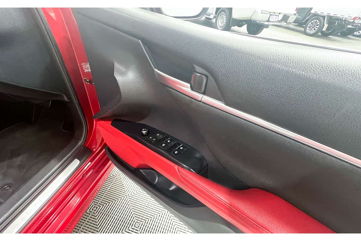 2019 Toyota Camry SX GSV70R