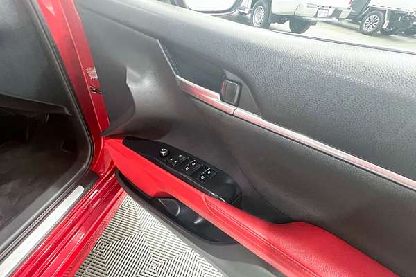 2019 Toyota Camry SX GSV70R